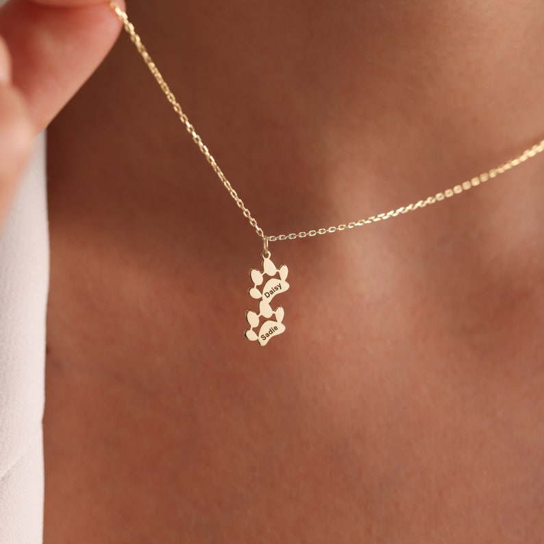 Personalized Pet Paw Print Name Necklace Cat Dog Paw Necklace For Pet Moms