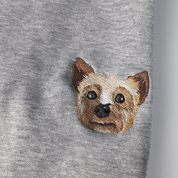 Sudadera con capucha personalizada con cara y nombre de mascota bordada