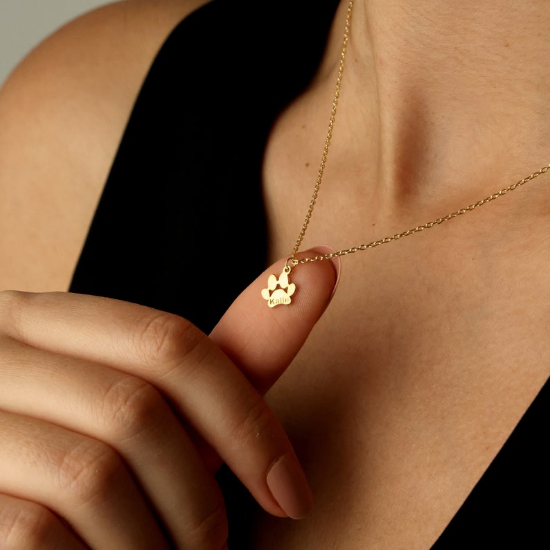Personalized Pet Paw Print Name Necklace Cat Dog Paw Necklace For Pet Moms