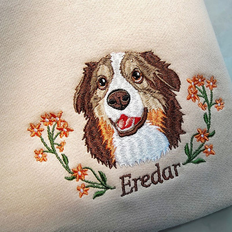 Sudadera con capucha personalizada con cara y nombre de mascota bordada